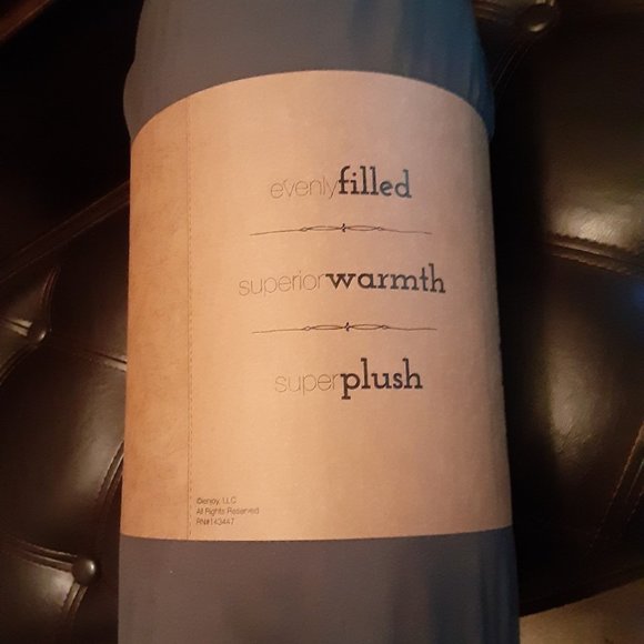 Reversible Down Alternative Comforter - Picture 3 of 5